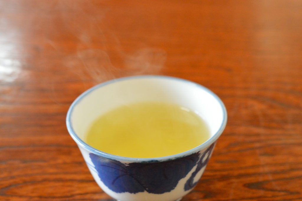 茨城県水戸市 そば処かずき 店内の様子 お茶